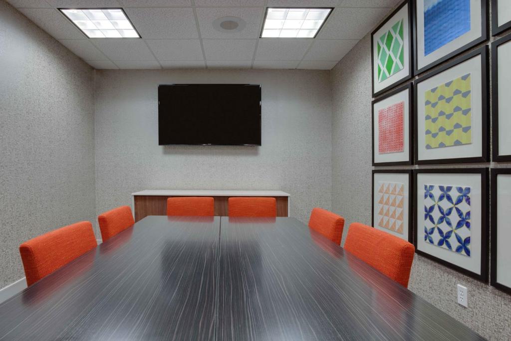 Holiday Inn Express & Suites Orlando International Airport an IHG Hotel image 16